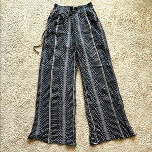 Paper Crane Wide Leg Boho Pull On Harem Pants Women’s XS Flowing Beach Elastic